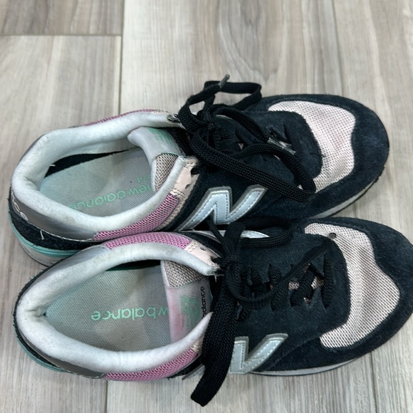 New Balance women’s 574 black pink sneakers size 7.5 - Picture 3 of 7
